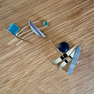 Modern Silver and Blue Pendant Set